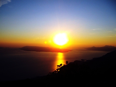 Západ slunce nad ostrovem Brač Chorvatsko